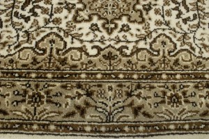 Cream Floral Kirman 2X3 Oriental Rug