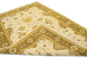 Cream Floral 6'8X9'4 Sumak Oriental Rug