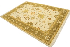 Cream Floral 6'8X9'4 Sumak Oriental Rug
