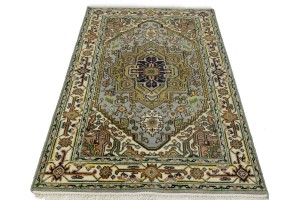 Light Gray Geometric 4X6 Heriz Serapi Oriental Rug