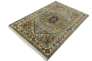 Light Gray Geometric 4X6 Heriz Serapi Oriental Rug