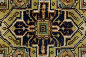 Light Gray Geometric 4X6 Heriz Serapi Oriental Rug