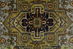 Light Gray Geometric 4X6 Heriz Serapi Oriental Rug