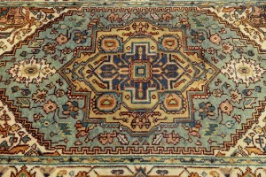Light Blue-gray Geometric 4X6 Heriz Serapi Oriental Rug