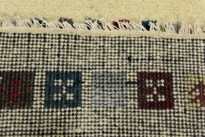 Cream Tribal 1'4X2'7 Indo-Gabbeh Oriental Rug