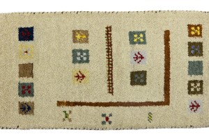 Cream Tribal 1'5X2'7 Indo-Gabbeh Oriental Rug