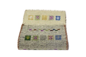 Cream Tribal 1'4X2'4 Indo-Gabbeh Oriental Rug