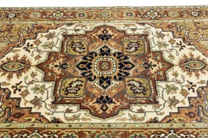Cream Geometric 4X6 Heriz Serapi Oriental Rug