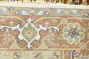 Cream Geometric 6X9 Heriz Serapi Oriental Rug