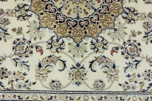 Cream Floral 5X7 Indo-Nain Oriental Rug