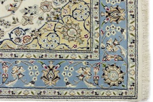 Cream Floral 5X7 Indo-Nain Oriental Rug