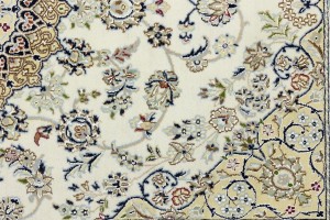 Cream Floral 5X7 Indo-Nain Oriental Rug