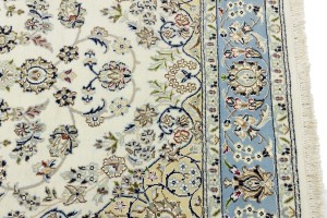 Cream Floral 5X7 Indo-Nain Oriental Rug