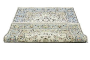 Cream Floral 5X7 Indo-Nain Oriental Rug