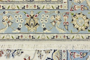 Cream Floral 5X7 Indo-Nain Oriental Rug