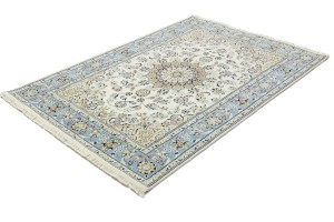 Cream Floral 5X7 Indo-Nain Oriental Rug