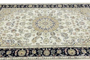 Cream Floral 6X9 Indo-Nain Oriental Rug