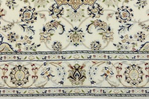 Cream Floral 5X7 Indo-Nain Oriental Rug