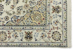 Cream Floral 5X7 Indo-Nain Oriental Rug