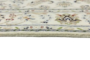 Cream Floral 5X7 Indo-Nain Oriental Rug