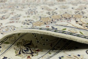 Cream Floral 5X7 Indo-Nain Oriental Rug