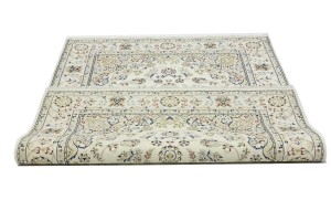 Cream Floral 5X7 Indo-Nain Oriental Rug