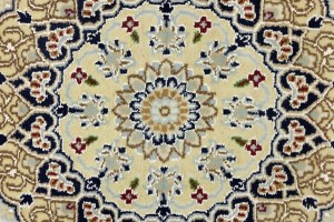 Cream Floral 5X7 Indo-Nain Oriental Rug