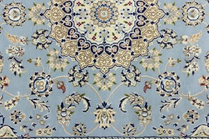 Light Blue-gray Floral 5X7 Indo-Nain Oriental Rug