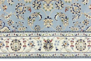 Light Blue-gray Floral 5X7 Indo-Nain Oriental Rug