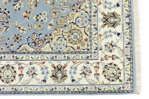 Light Blue-gray Floral 5X7 Indo-Nain Oriental Rug