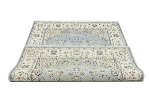 Light Blue-gray Floral 5X7 Indo-Nain Oriental Rug