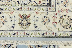 Light Blue-gray Floral 5X7 Indo-Nain Oriental Rug