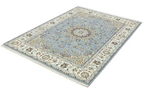 Light Blue-gray Floral 5X7 Indo-Nain Oriental Rug