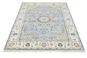 Light Blue-gray Floral 5X7 Indo-Nain Oriental Rug