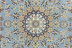 Light Blue-gray Floral 5X7 Indo-Nain Oriental Rug