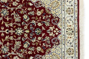 Red Floral 2'5X4'9 Indo-Nain Oriental Rug