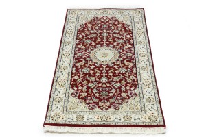 Red Floral 2'5X4'9 Indo-Nain Oriental Rug