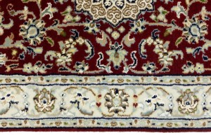 Red Floral 2'5X4'9 Indo-Nain Oriental Rug