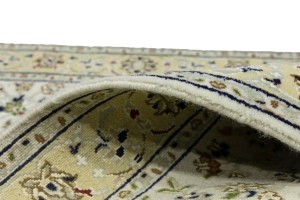 Cream Floral 3X7 Indo-Nain Oriental Rug