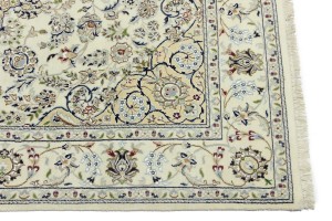 Cream Floral 6X12 Indo-Nain Oriental Rug