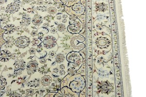 Cream Floral 6X12 Indo-Nain Oriental Rug