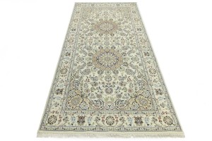 Cream Floral 6X12 Indo-Nain Oriental Rug