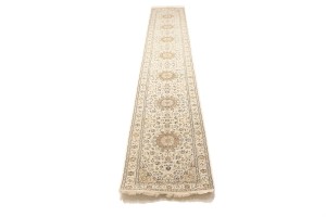 Cream Floral 3X18 Indo-Nain Oriental Runner Rug