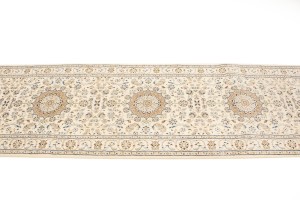 Cream Floral 3X18 Indo-Nain Oriental Runner Rug