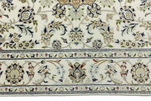 Cream Floral 5X8 Indo-Nain Oriental Rug