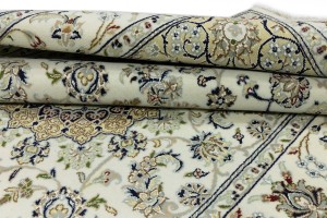 Cream Floral 5X8 Indo-Nain Oriental Rug