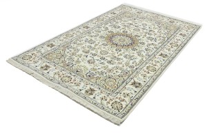 Cream Floral 5X8 Indo-Nain Oriental Rug