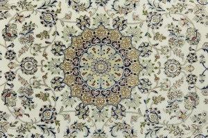 Cream Floral 5X8 Indo-Nain Oriental Rug
