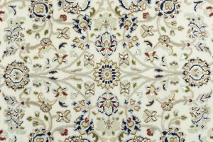 Cream Floral 4X6 Indo-Nain Oriental Rug