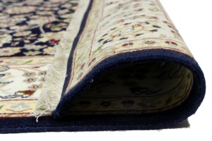 Dark Navy Floral 5'5X8 Indo-Nain Oriental Rug